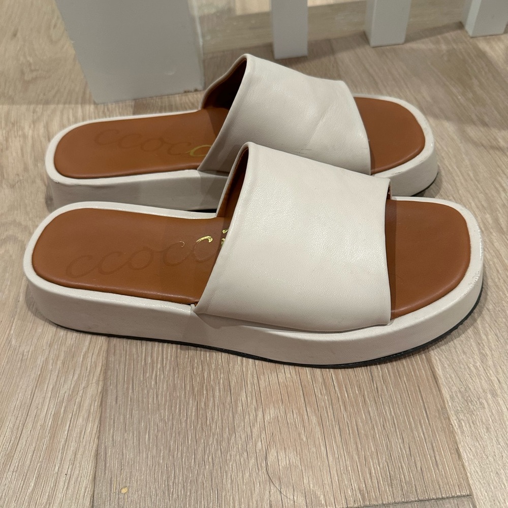 CCOCCI off white sandals